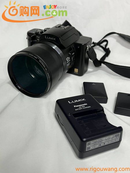 Panasonic LUMIX FZ-10 ズーム不調 ジャンク 充電器、バッテリー２個付き　通電確認